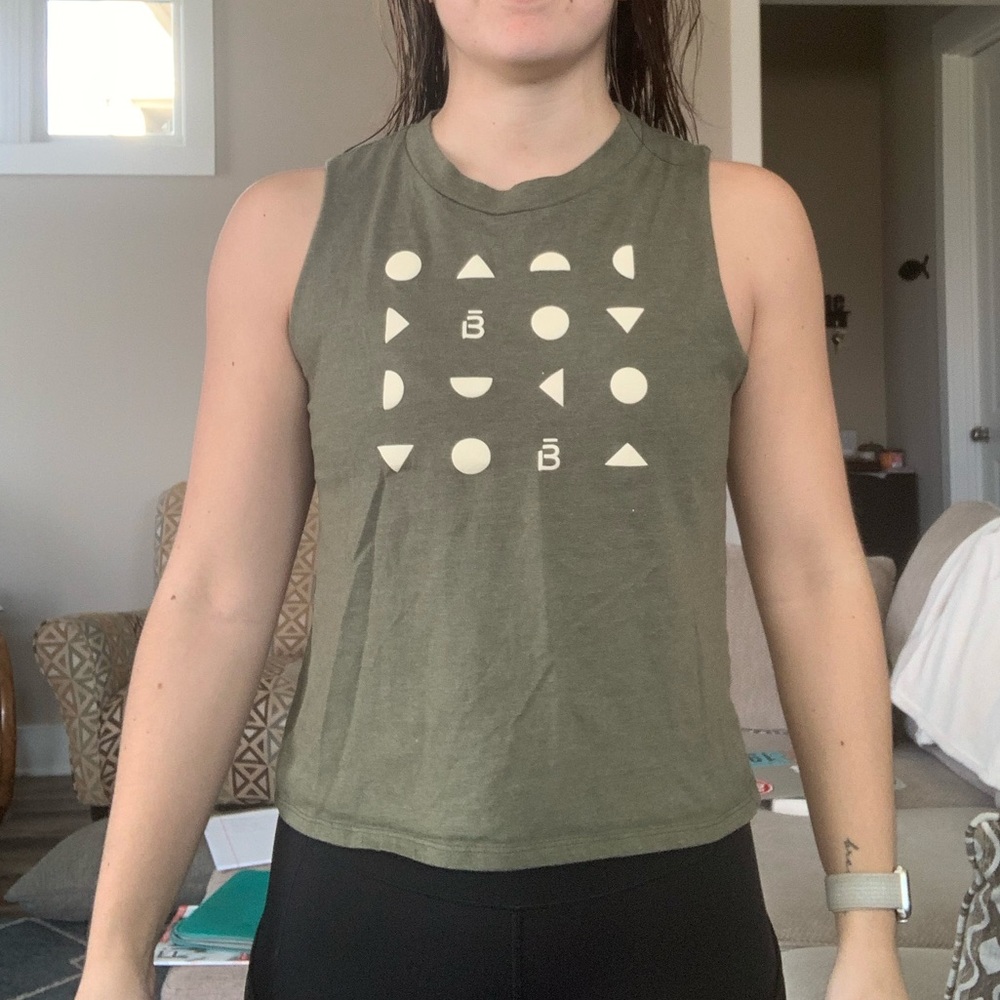 Barre 3 muscle tank crop top